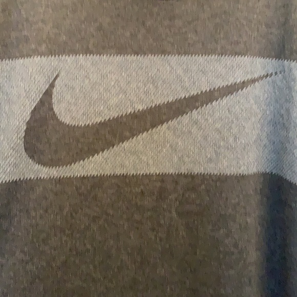 Nike Training/Dry fit NEW - Picture 2 of 4